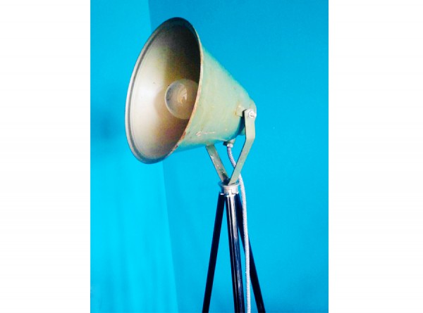 Tripod Lamp Green Metal