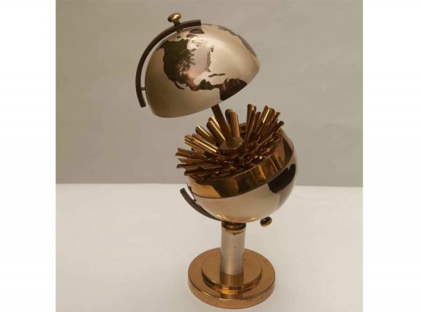 Art Deco Globe Cigarette Holder